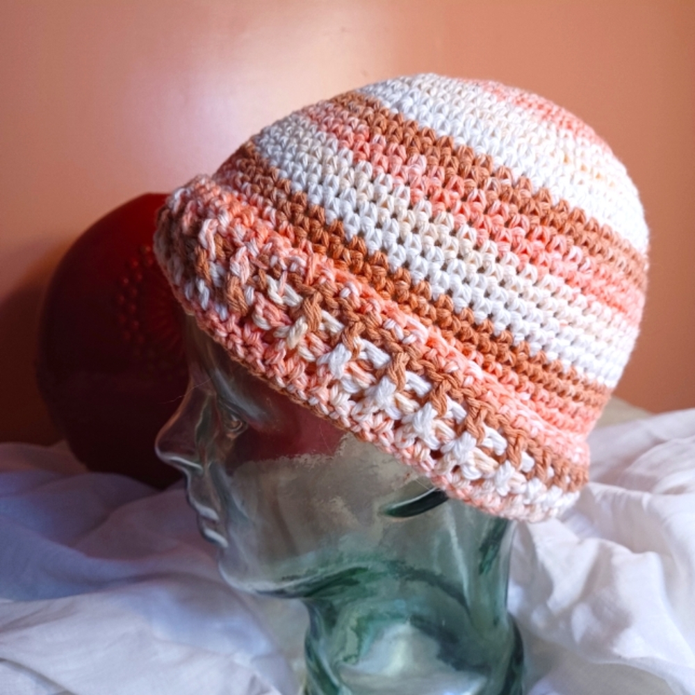 Handmade Unisex hat with fold up rim. In organic cotton yarn.